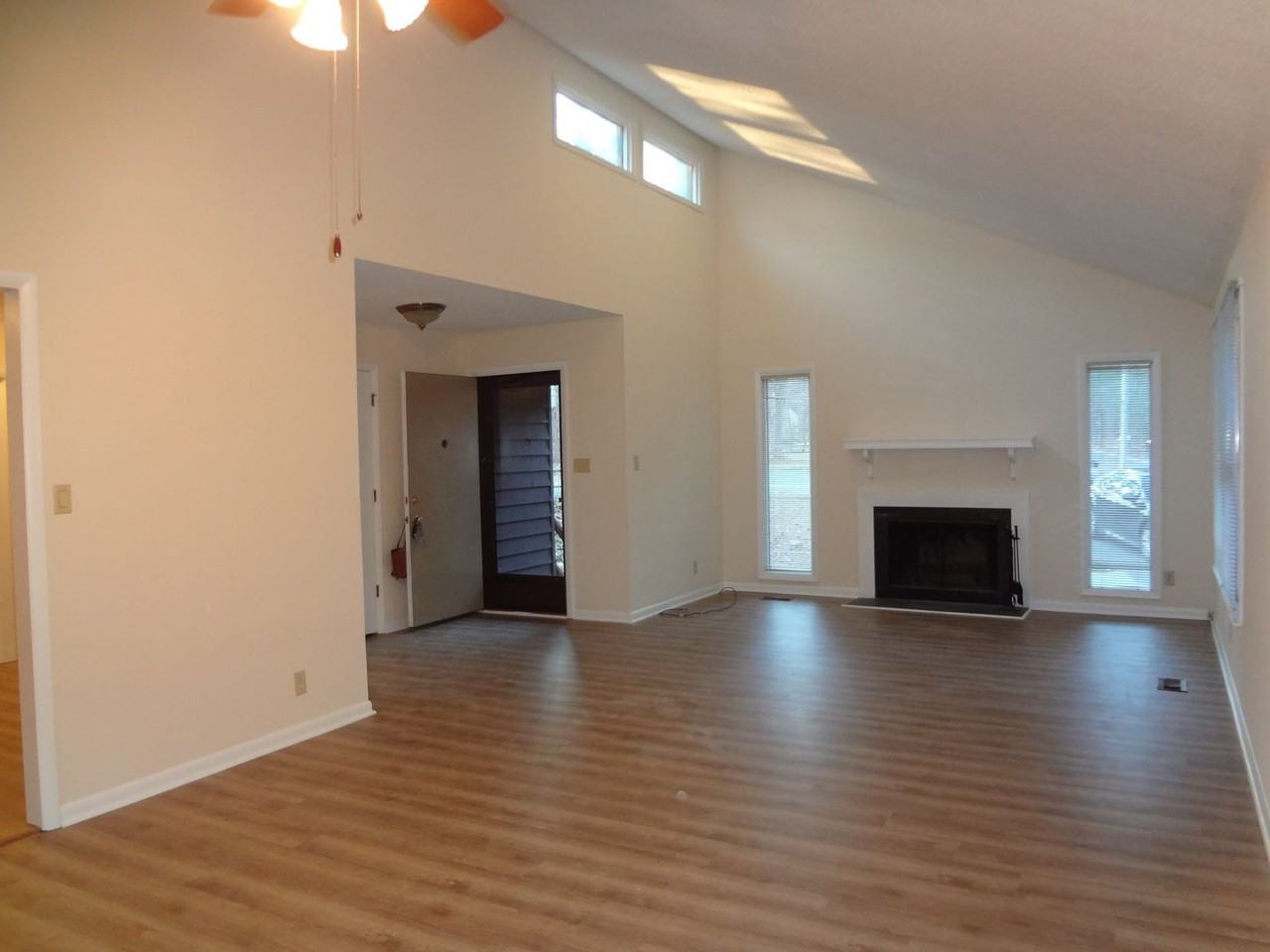 108 Aberdeen Ct - Photo 5 of 10