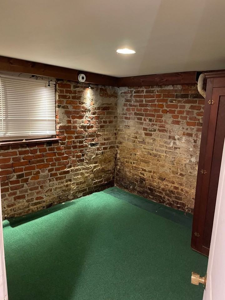 1714 33rd St - Photo 2 of 11