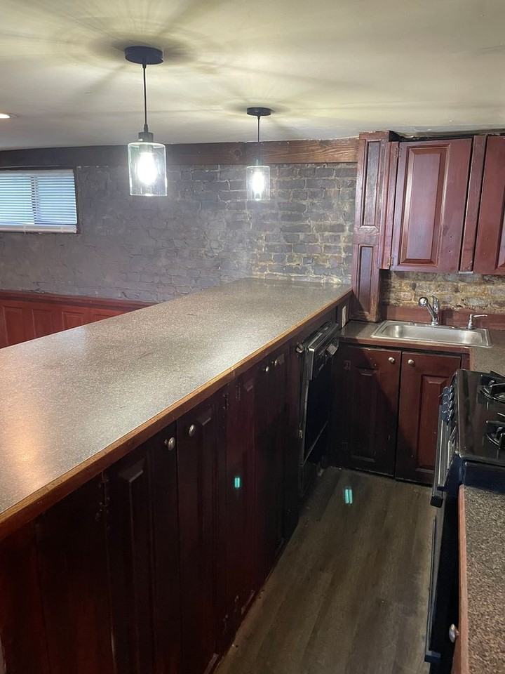 1714 33rd St - Photo 5 of 11