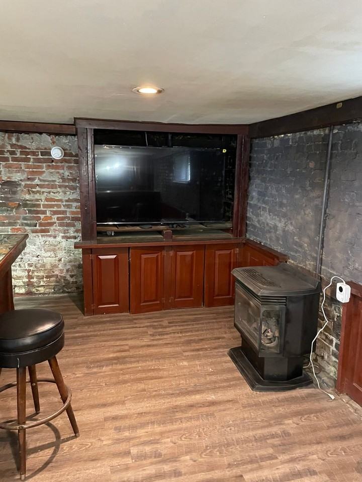 1714 33rd St - Photo 6 of 11