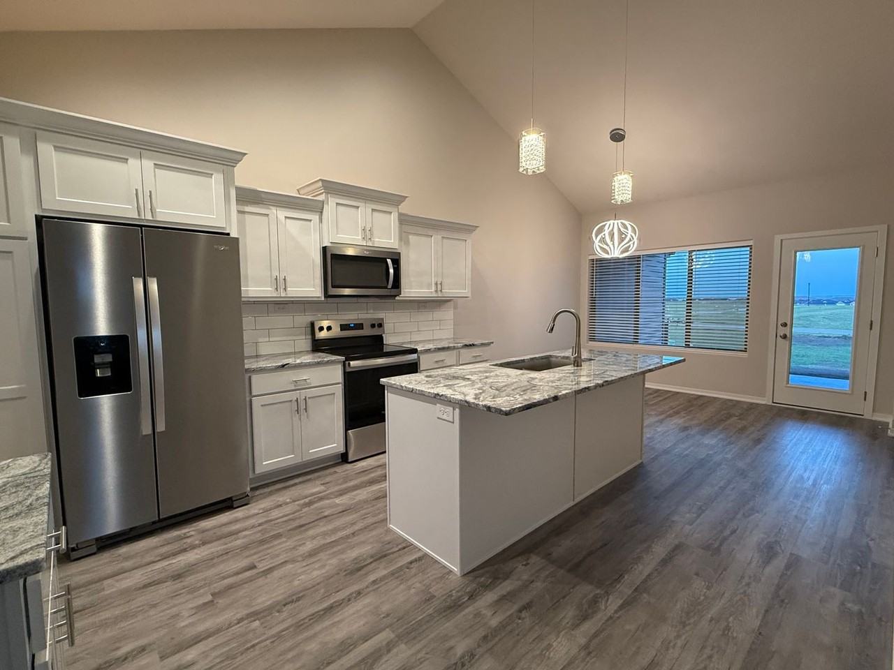 8917 S 47th St - Photo 5 of 26