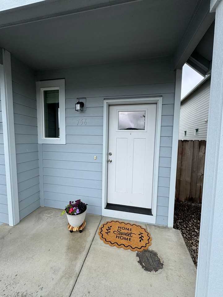 756 S 16th St - Photo 2 of 26