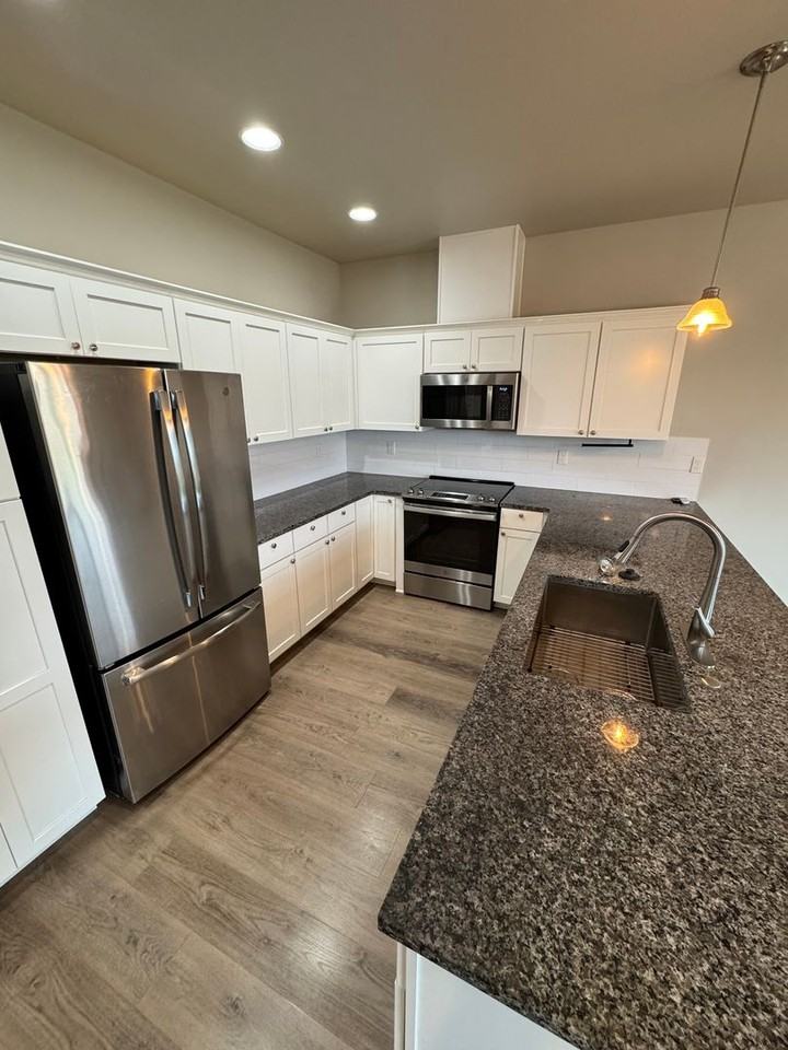 756 S 16th St - Photo 5 of 26