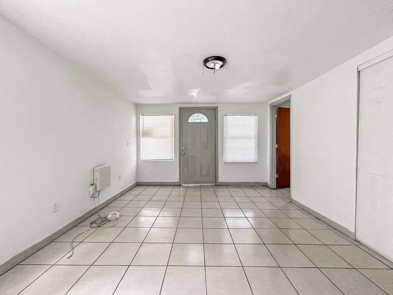 3105 N 75th St - Photo 4 of 18