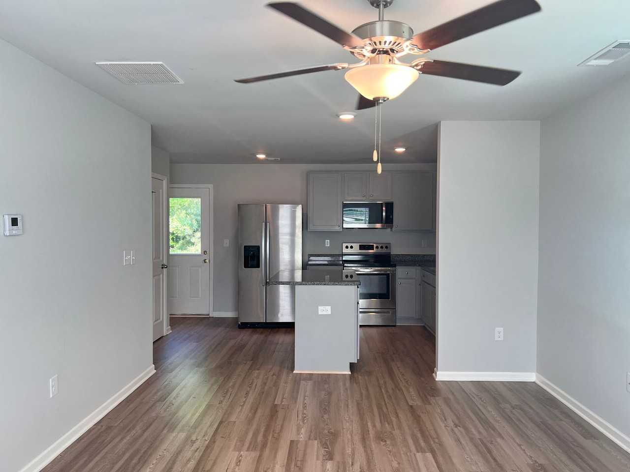 431 Camella Cir - Photo 3 of 30