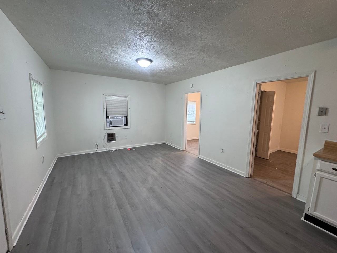 922 S 27th St - Photo 2 of 16