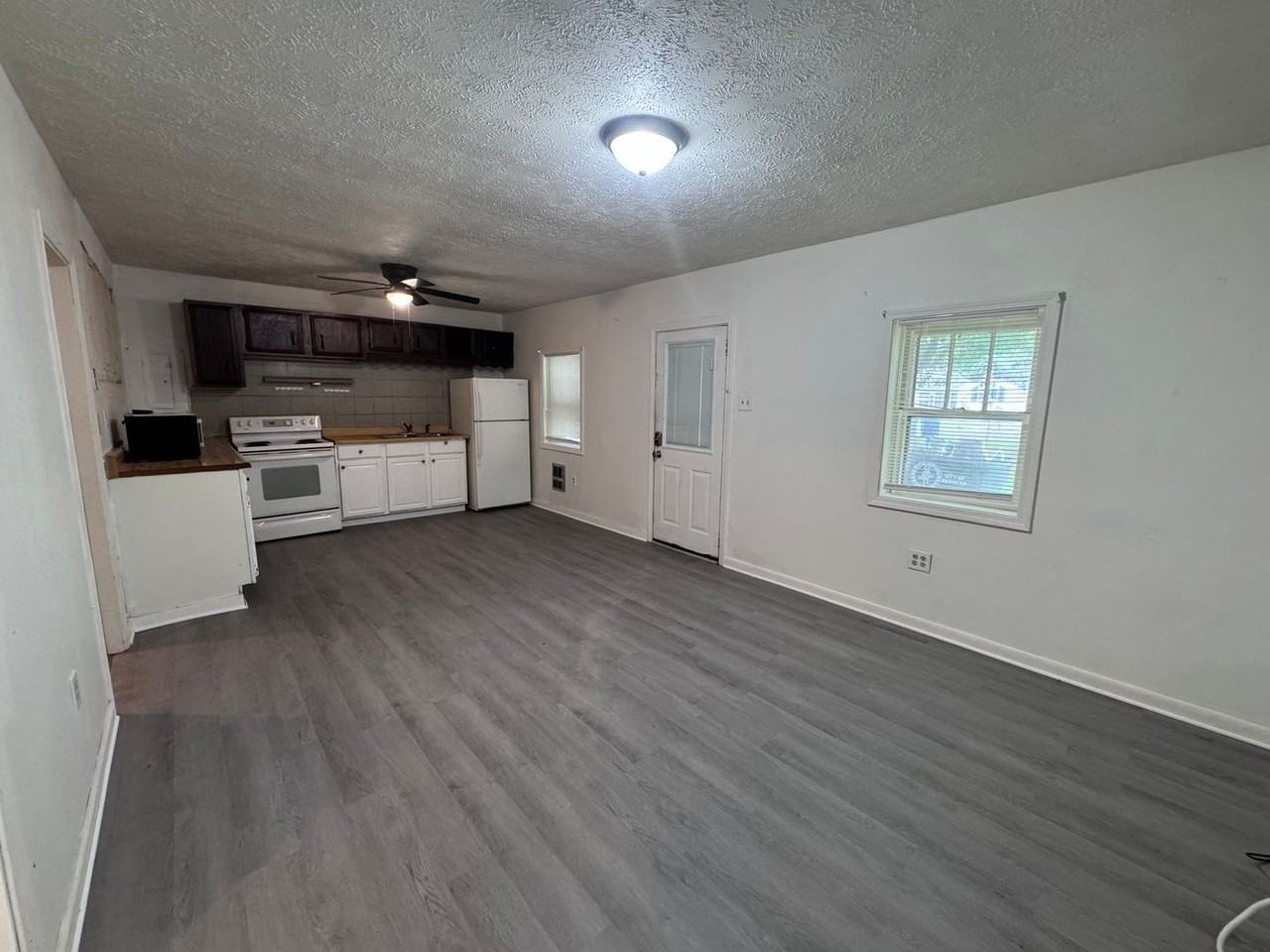922 S 27th St - Photo 4 of 16