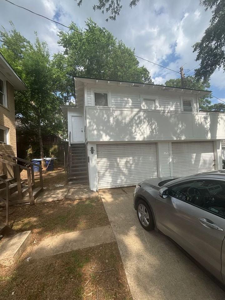 3307 Creswell Ave - Photo 2 of 15