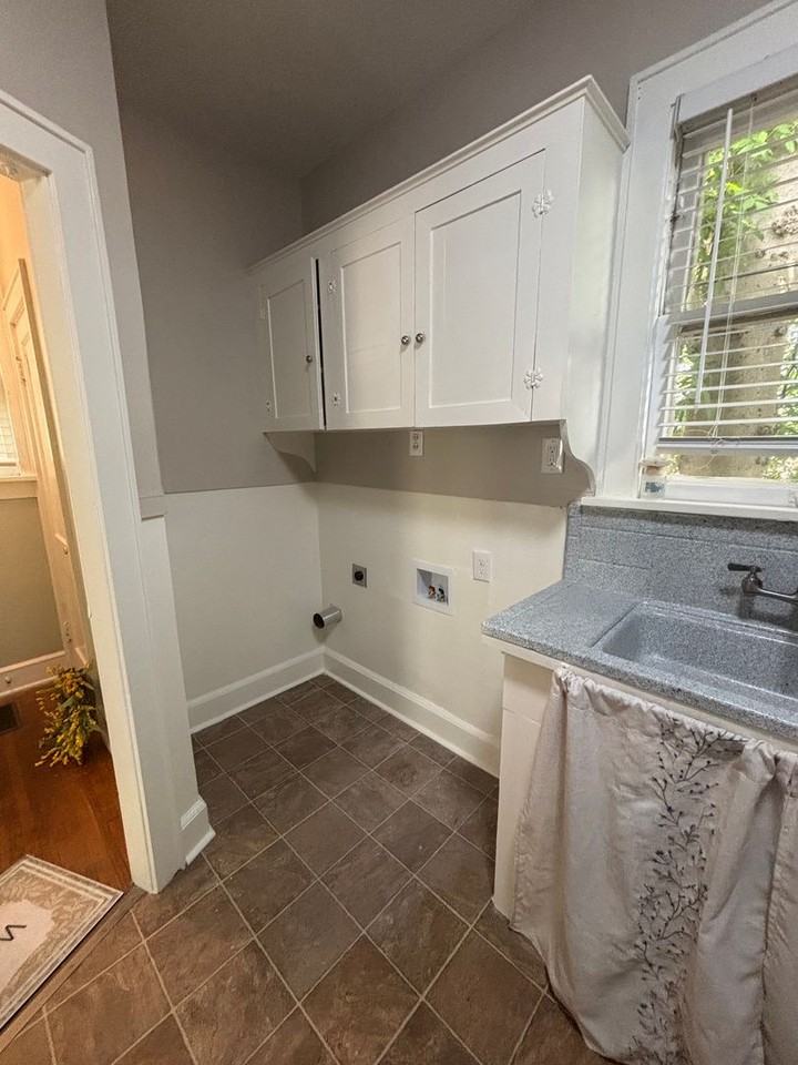 3307 Creswell Ave - Photo 7 of 15