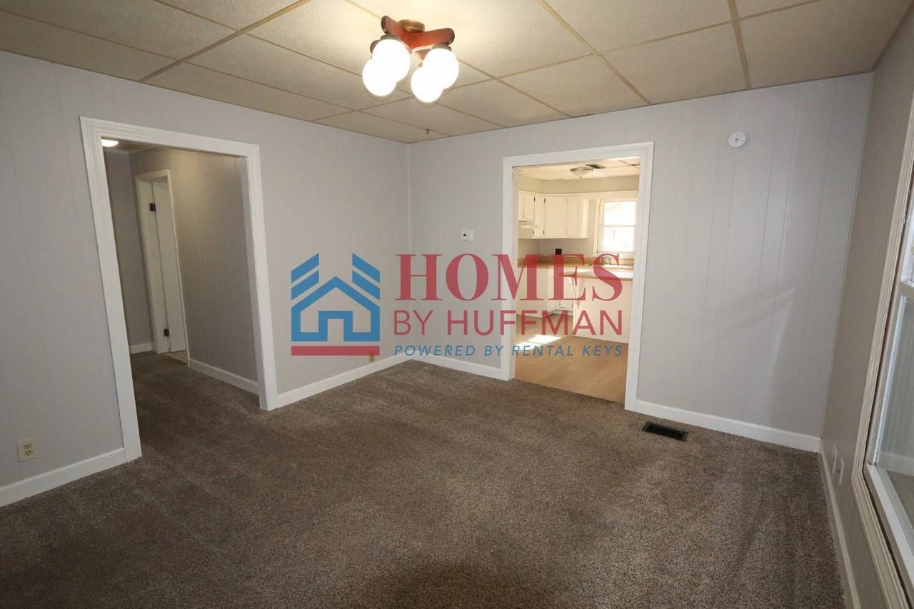 1219 Harriet St - Photo 6 of 20