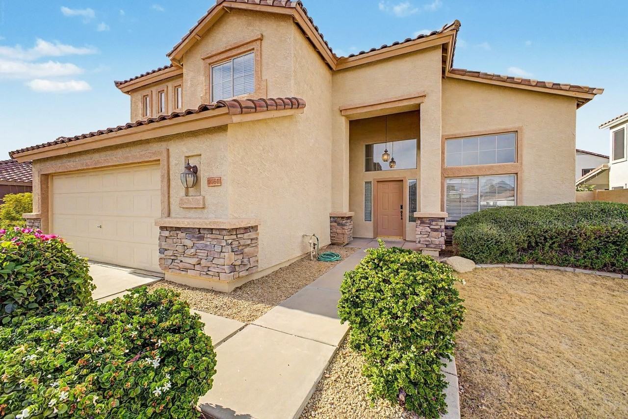 7464 W Potter Dr - Photo 2 of 25