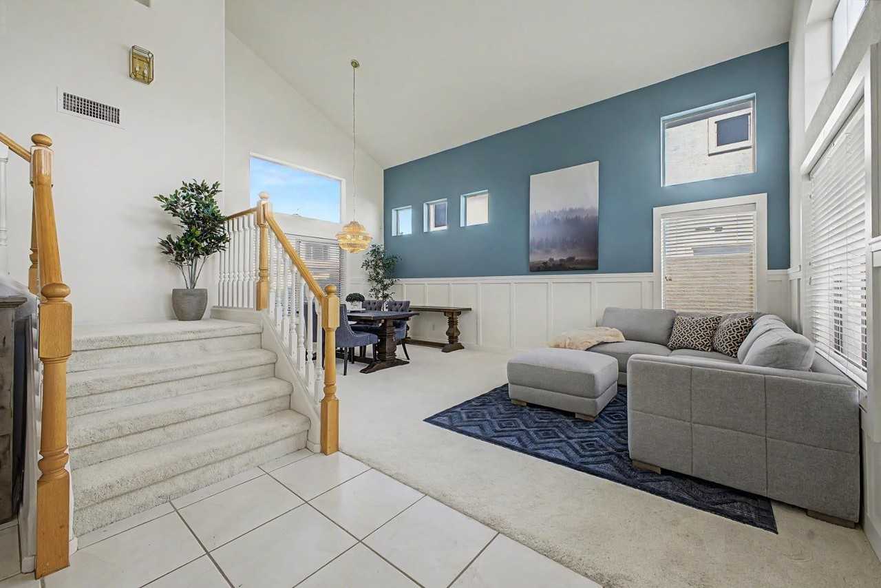 7464 W Potter Dr - Photo 3 of 25