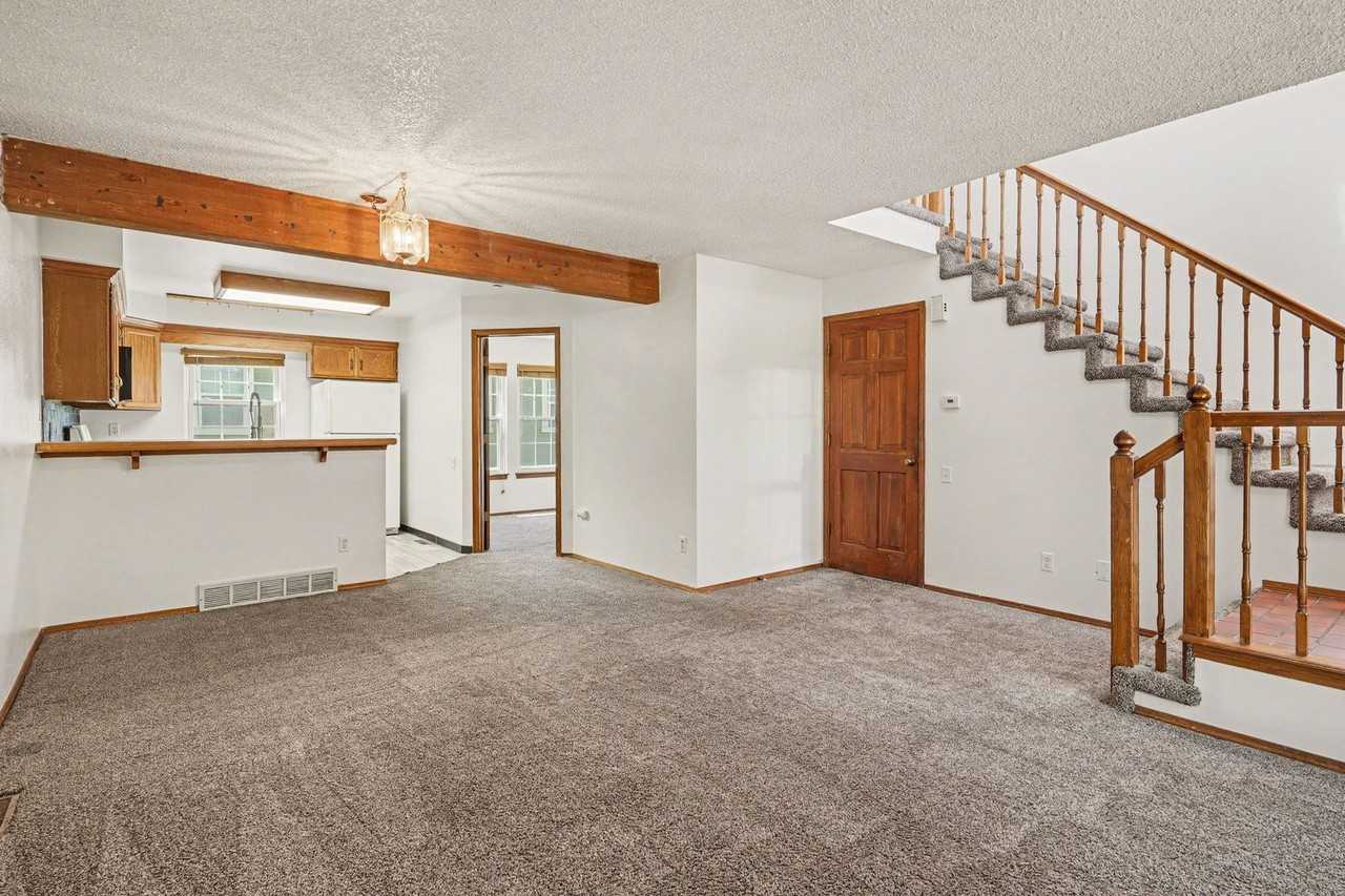 1915 S Hannibal St Apt D - Photo 4 of 19