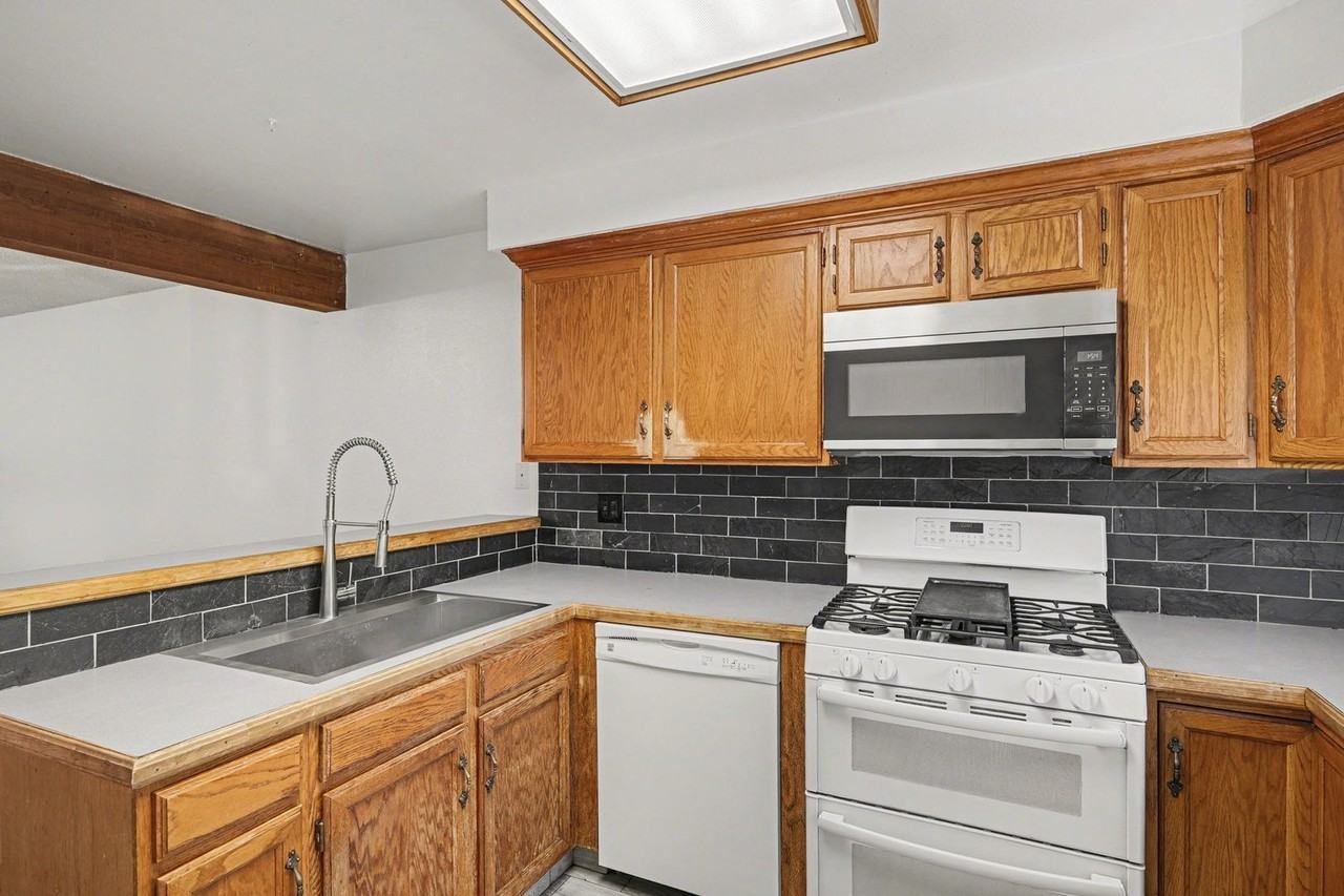 1915 S Hannibal St Apt D - Photo 7 of 19