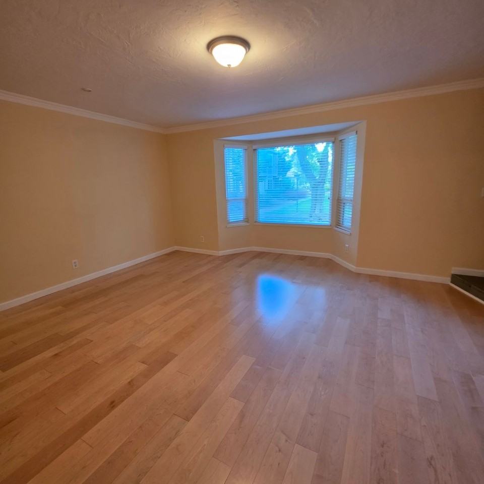 420 Sycamore Cir - Photo 2 of 29