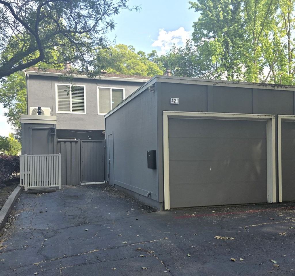 420 Sycamore Cir - Photo 6 of 29