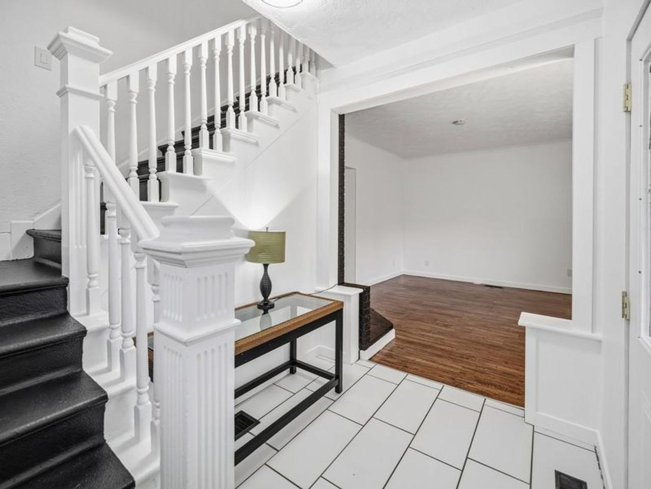 1123 E Indiana Ave - Photo 3 of 48