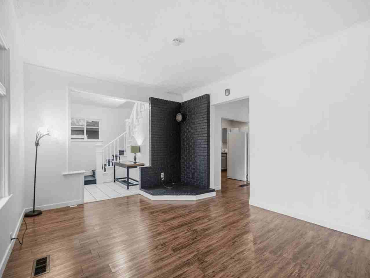 1123 E Indiana Ave - Photo 4 of 48