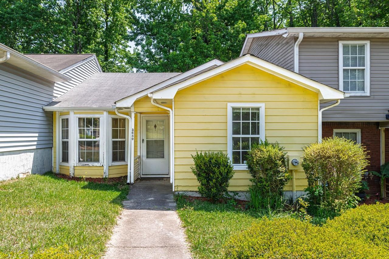 5640 Waterford Ct - Photo 2 of 20