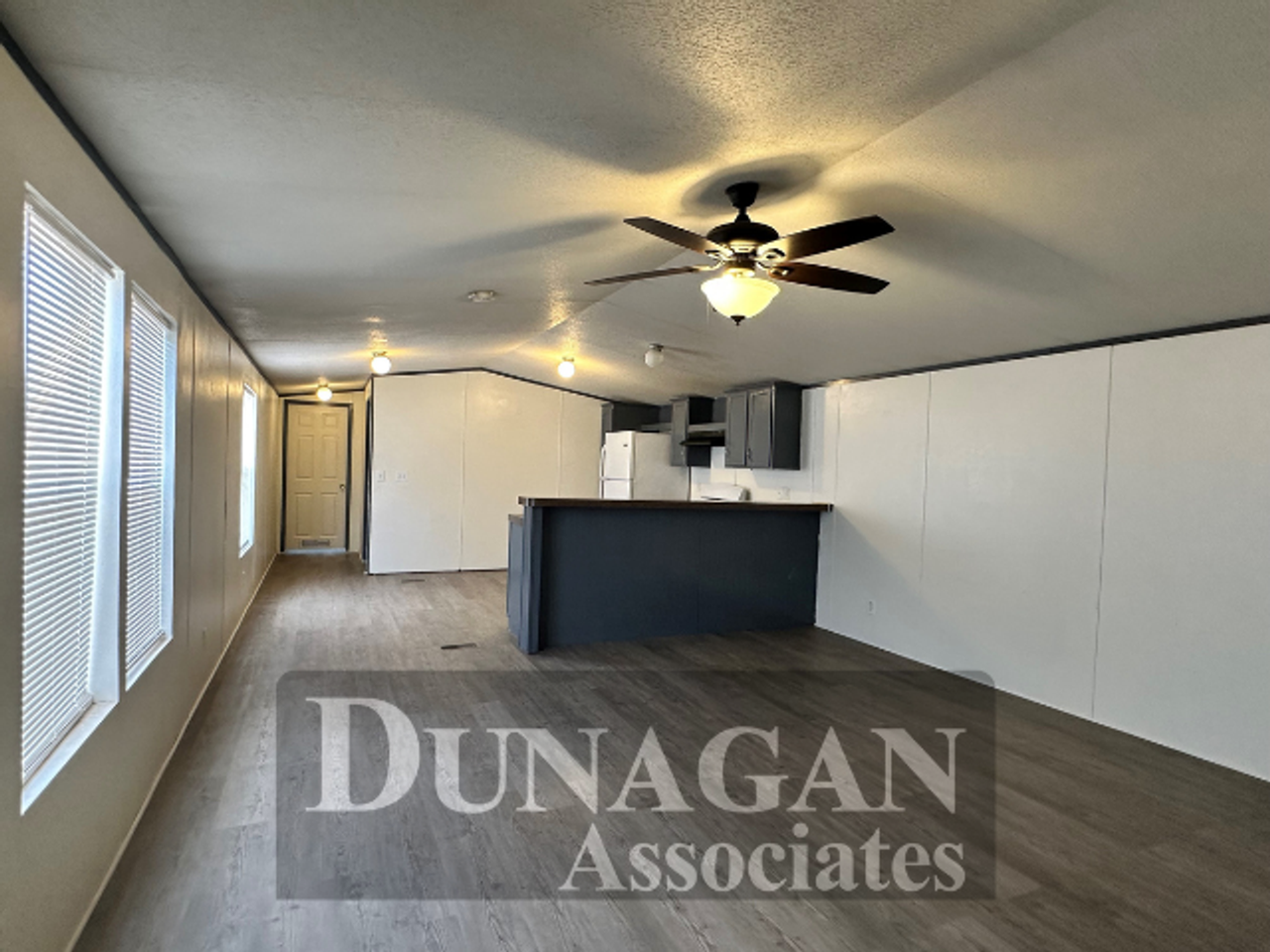 3824 Briarwood St - Photo 4 of 9