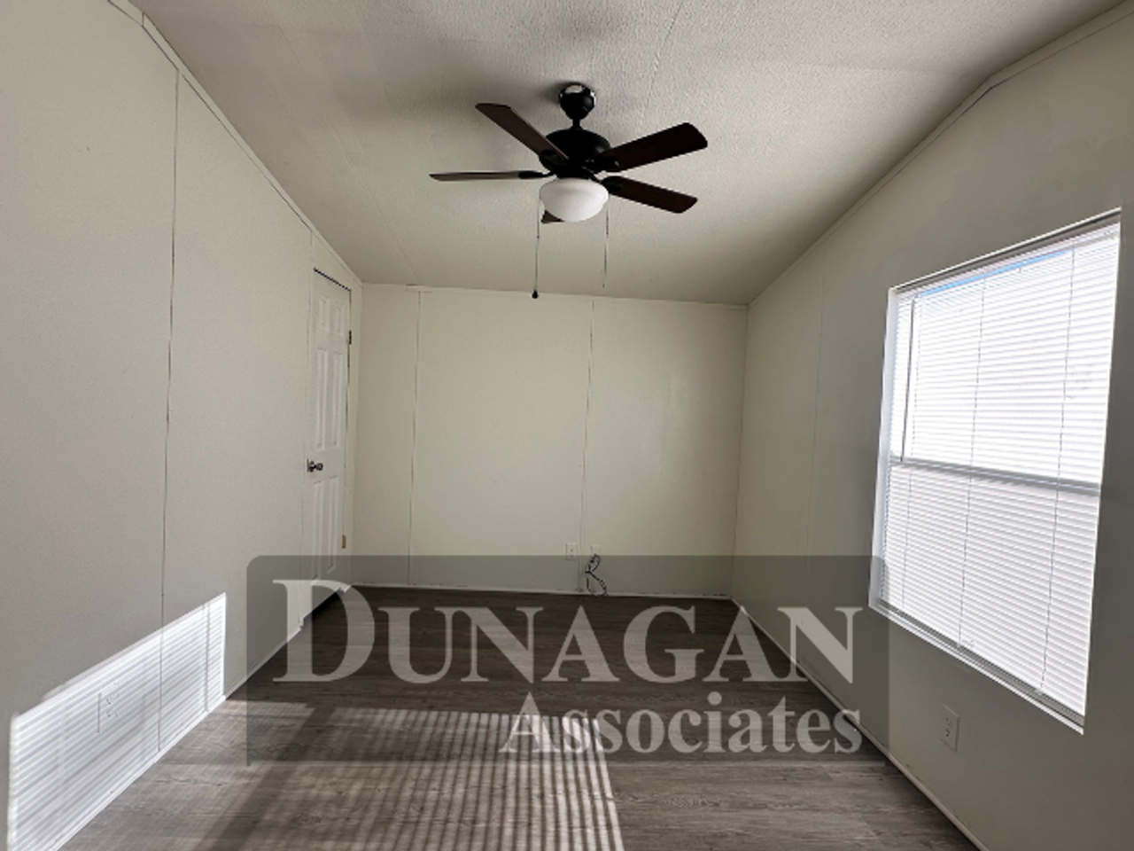3824 Briarwood St - Photo 7 of 9