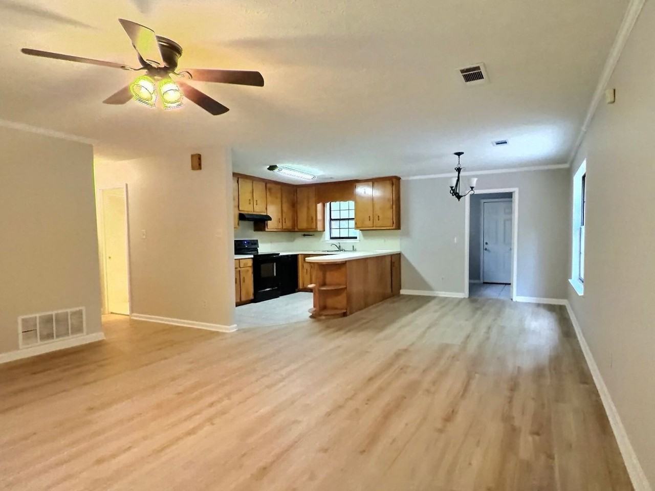 125 Kingswood Dr - Photo 4 of 20