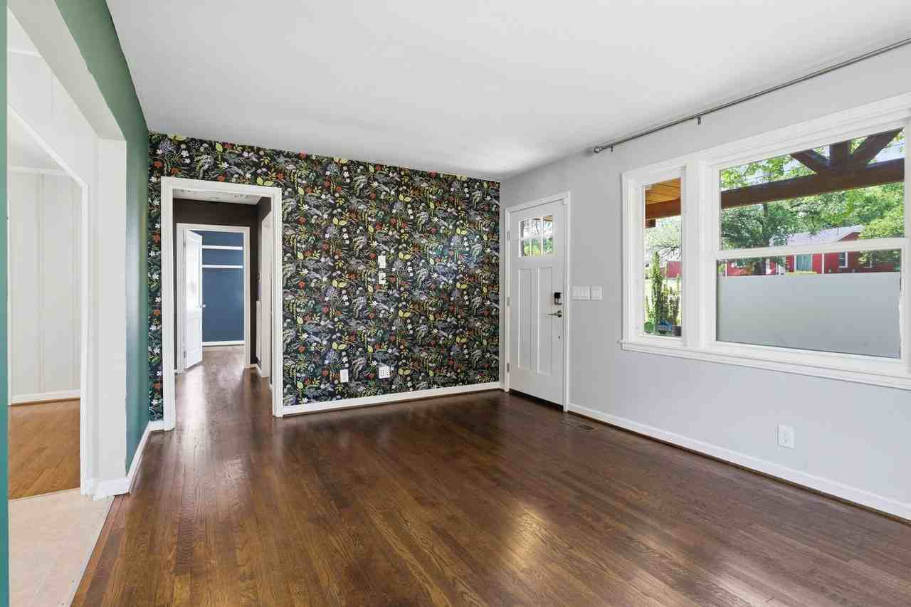 3704 Grubbs Rd - Photo 6 of 27