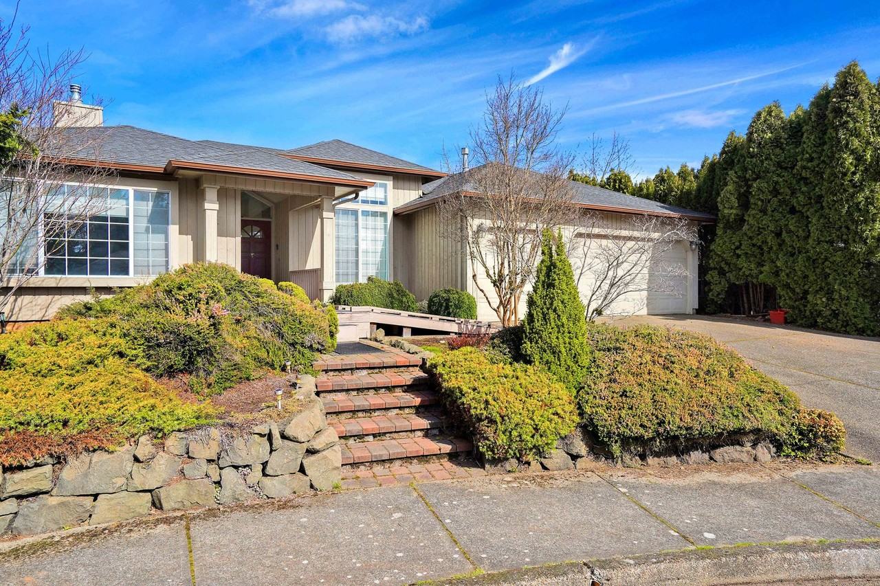 2217 Juliet Ct S - Photo 2 of 50