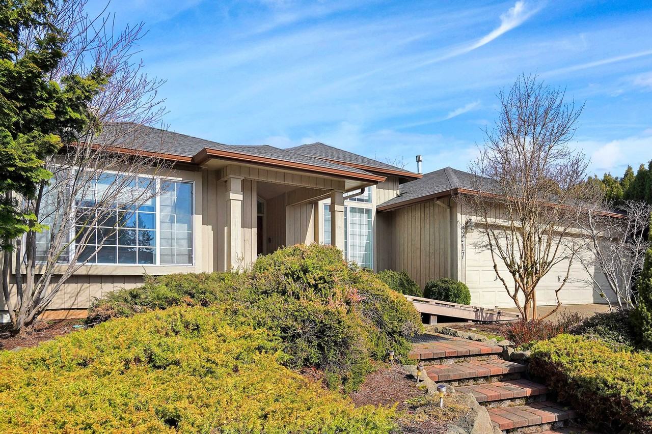 2217 Juliet Ct S - Photo 3 of 50