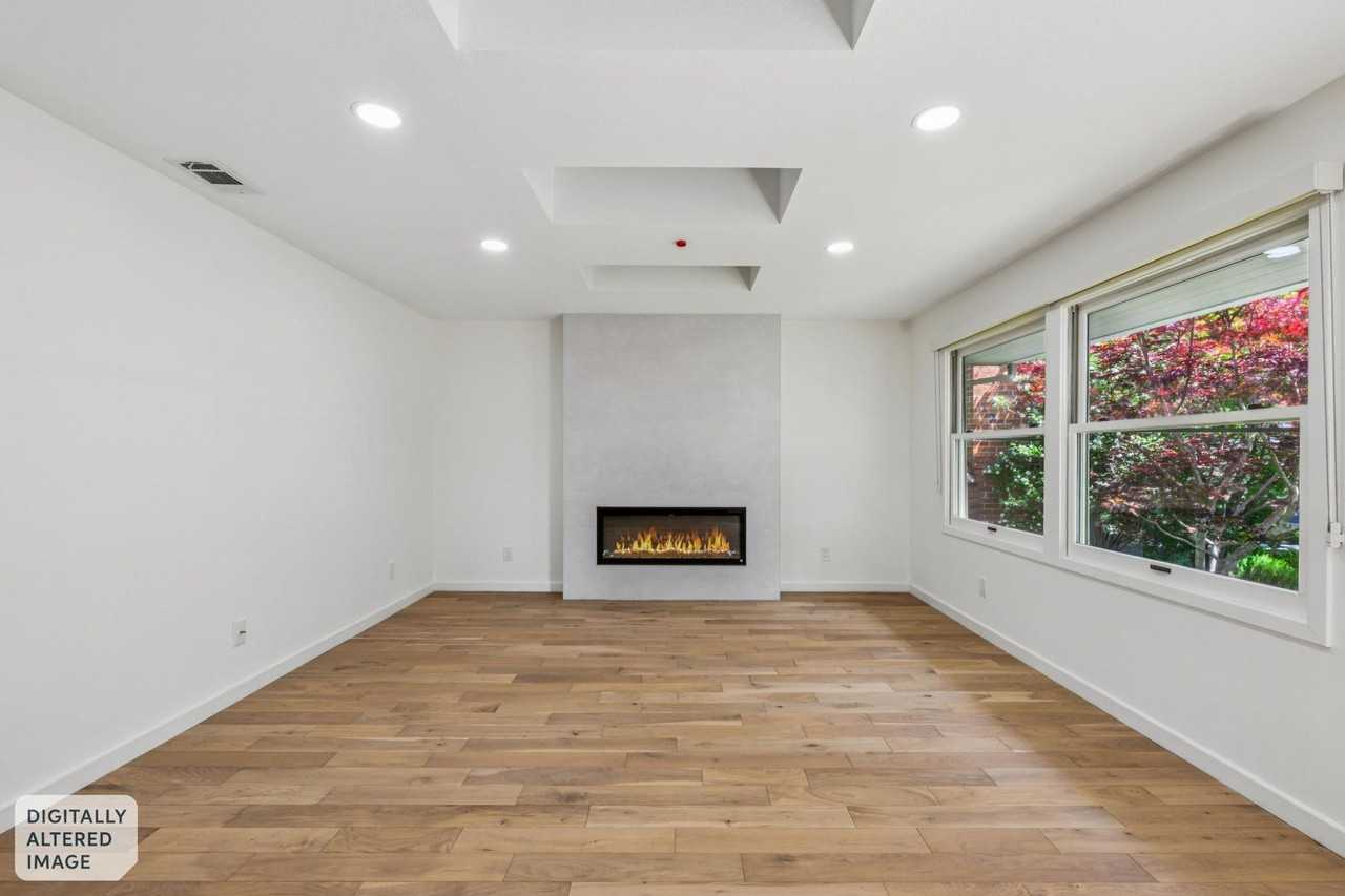 1025 Oakland Ave - Photo 5 of 24