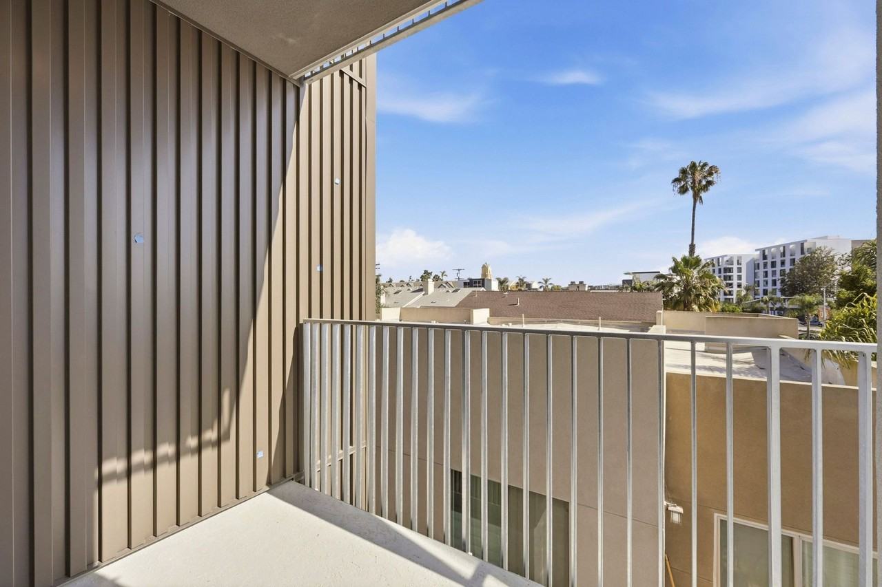 Erra Hillcrest - Photo 3 of 6