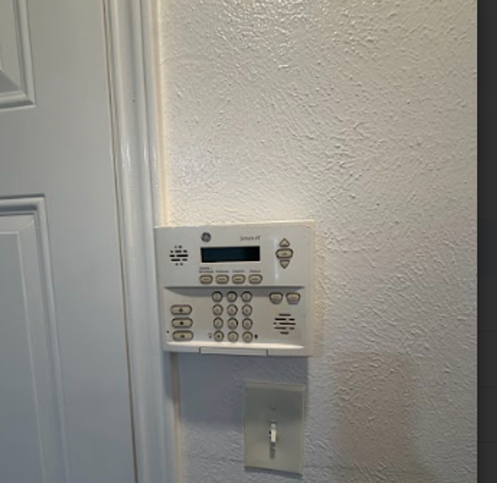 606 Valley View Dr - Photo 7 of 16