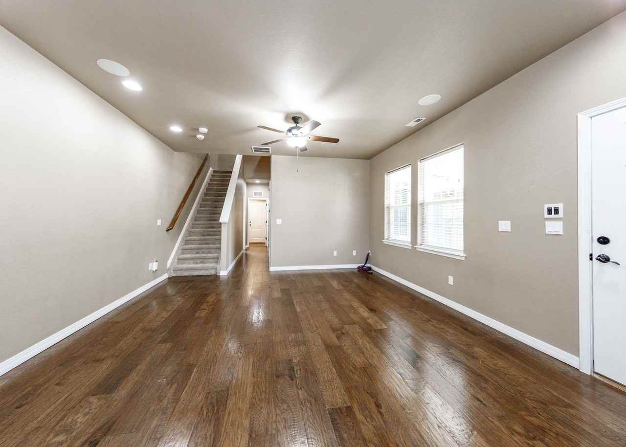 125 Eclipse Dr - Photo 2 of 50