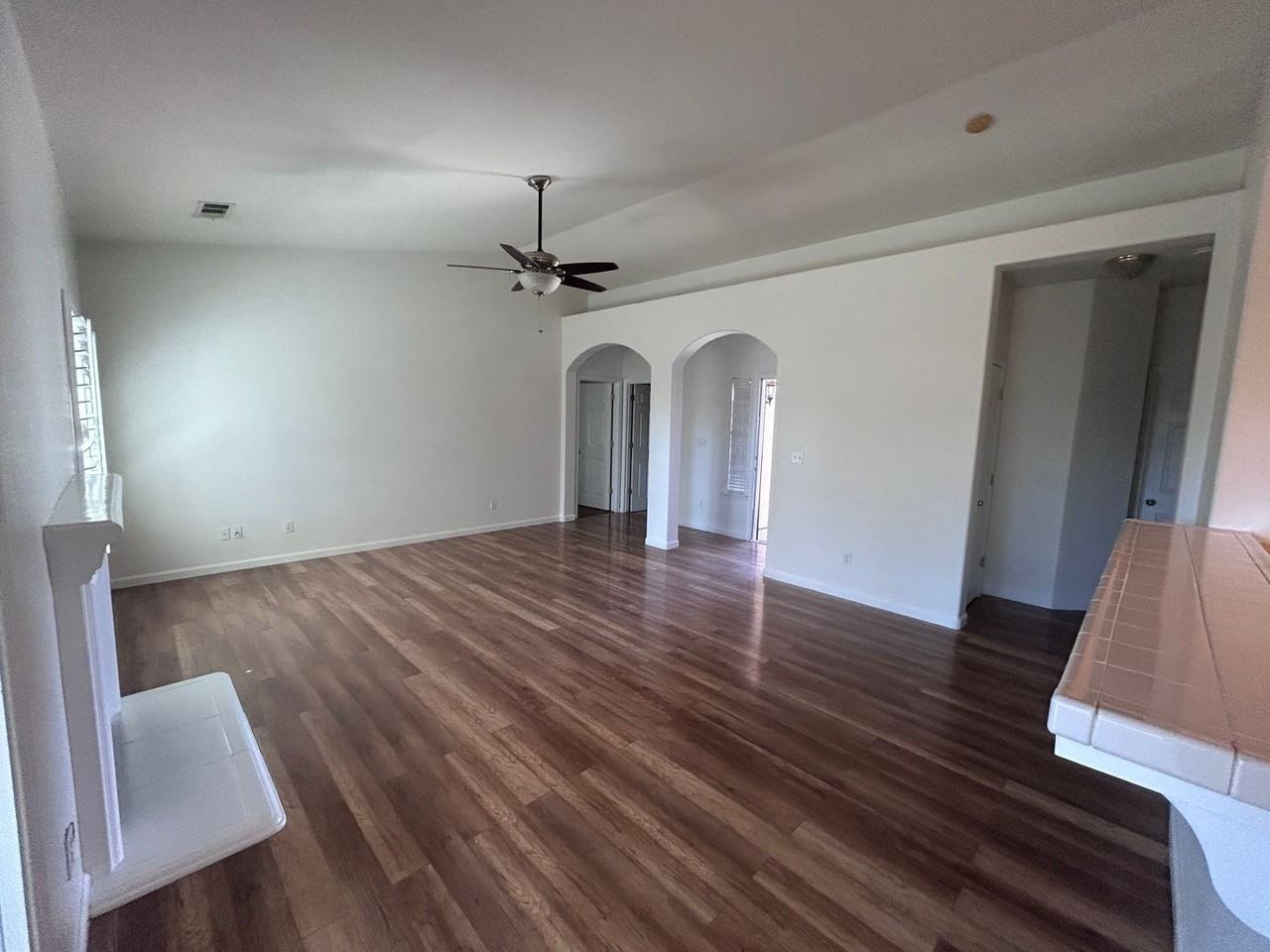 1727 Linden St - Photo 4 of 17