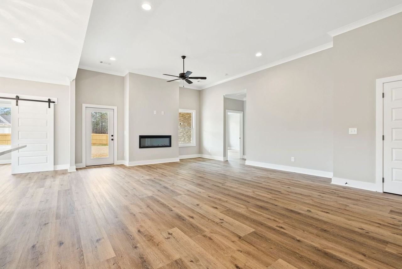 1743 Hanson St - Photo 3 of 9