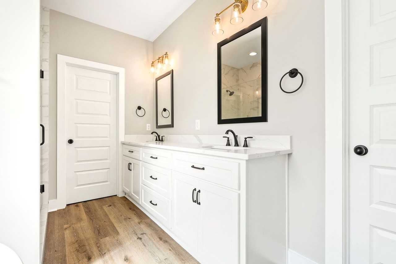 1743 Hanson St - Photo 4 of 9