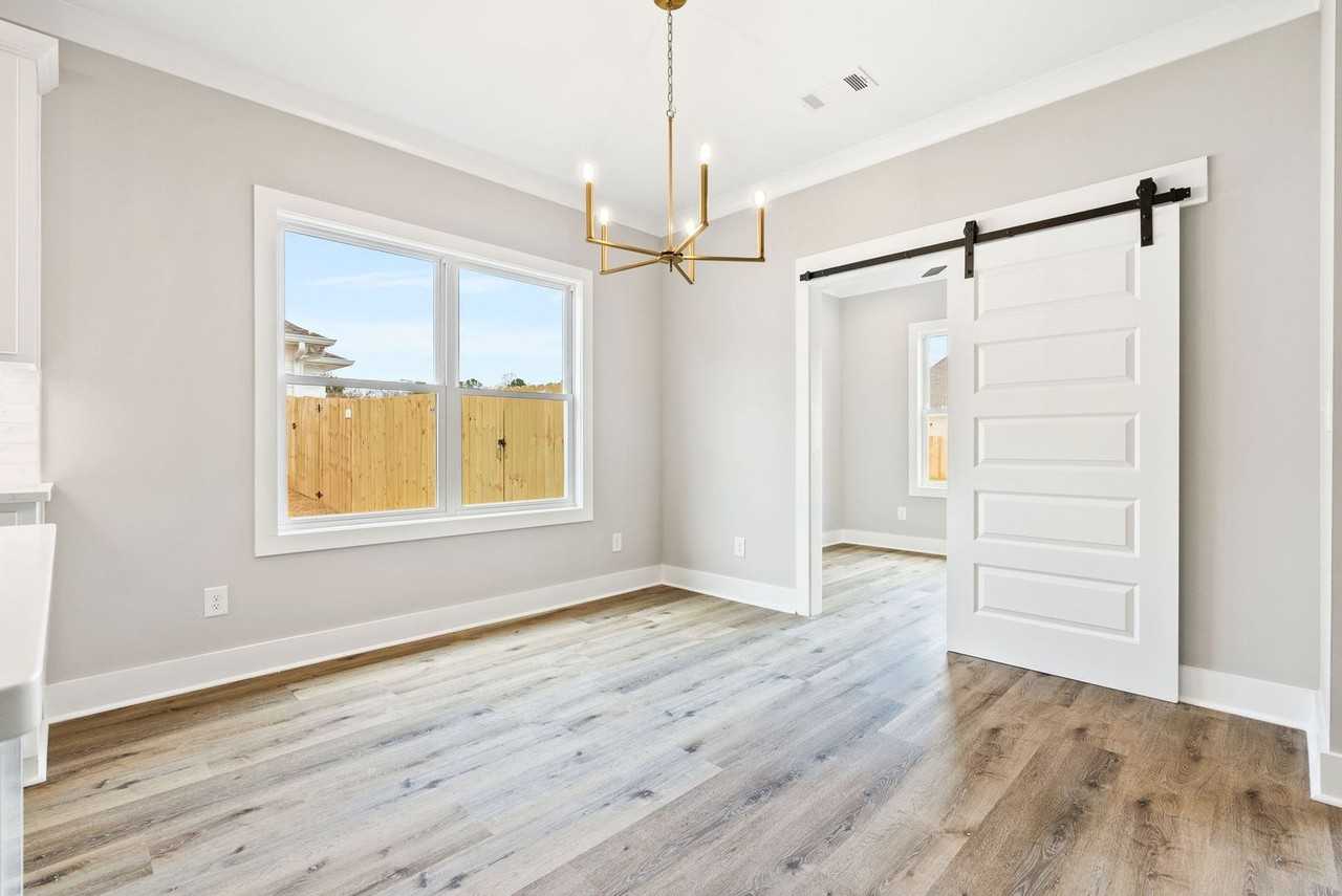 1743 Hanson St - Photo 6 of 9