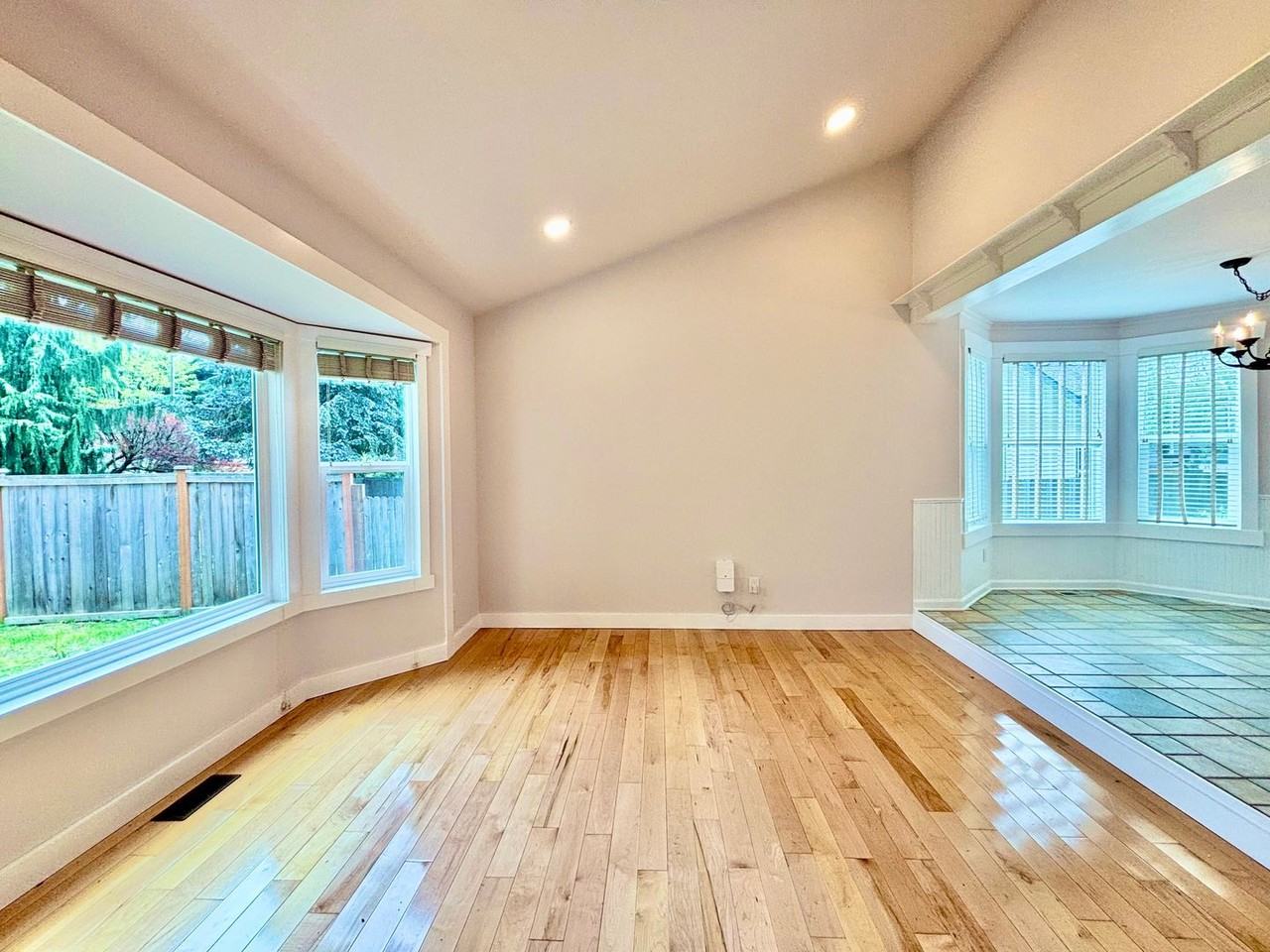 12814 Ne 101st Pl - Photo 4 of 33