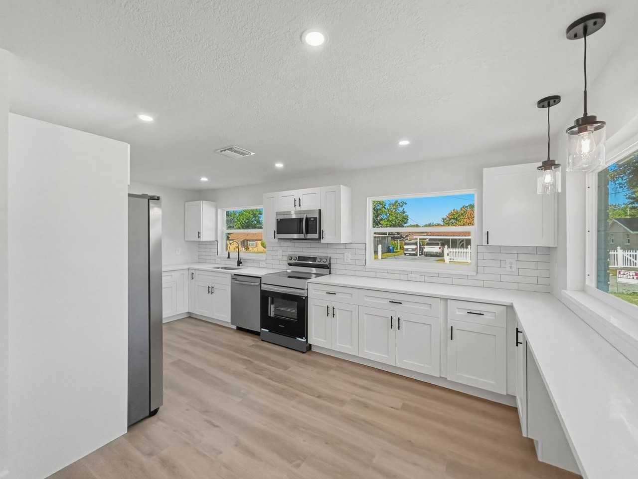 4605 John Bell Jr Dr - Photo 5 of 18