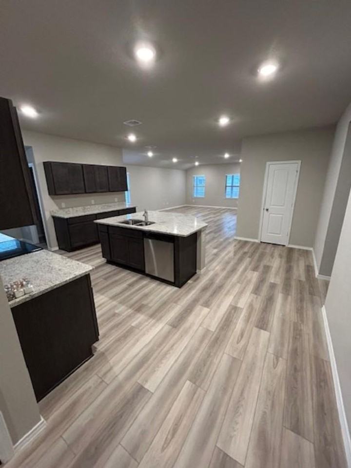 202 Barton Creek Dr - Photo 2 of 23