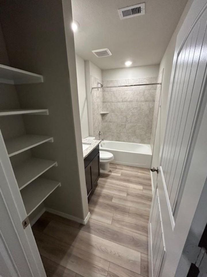 202 Barton Creek Dr - Photo 3 of 23