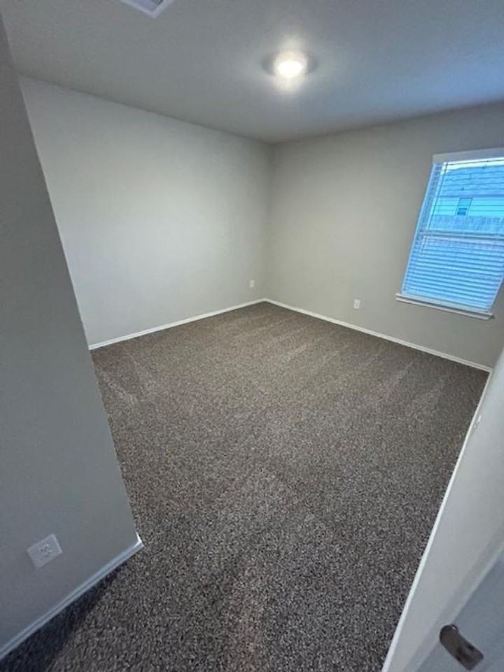 202 Barton Creek Dr - Photo 6 of 23