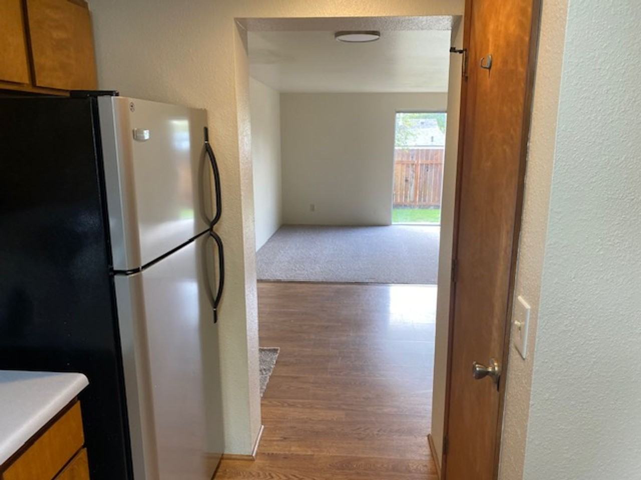 329 Bessie St - Photo 5 of 19