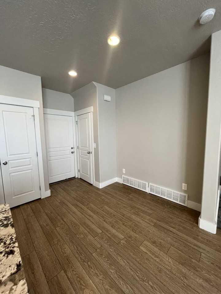 2310 2310 West 688 South - Photo 7 of 27
