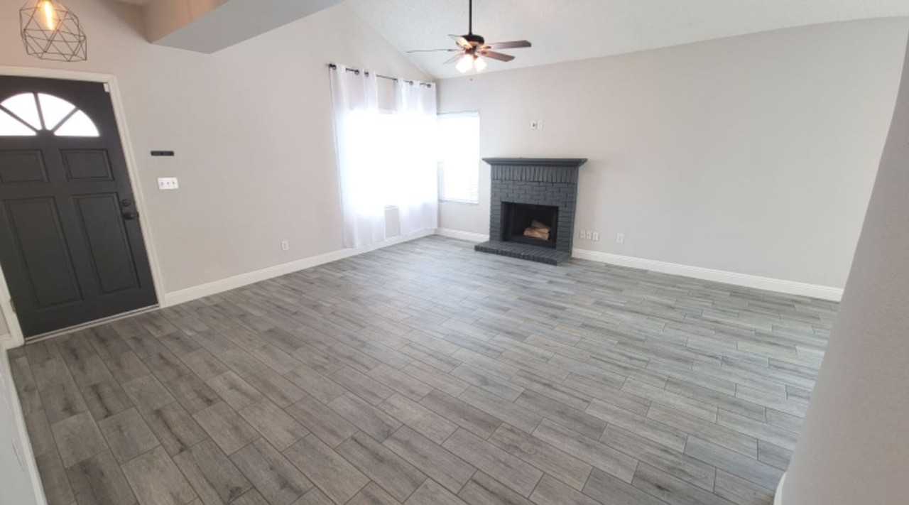 511 W Dennis Ct - Photo 4 of 38