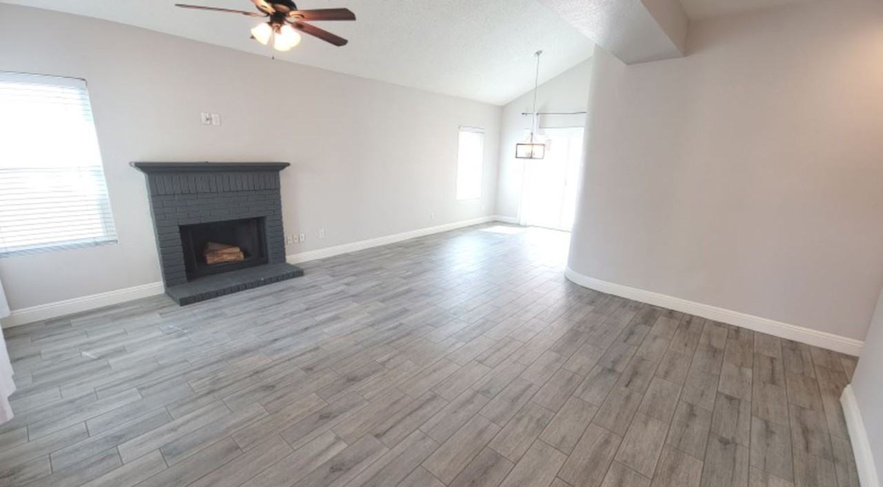 511 W Dennis Ct - Photo 5 of 38