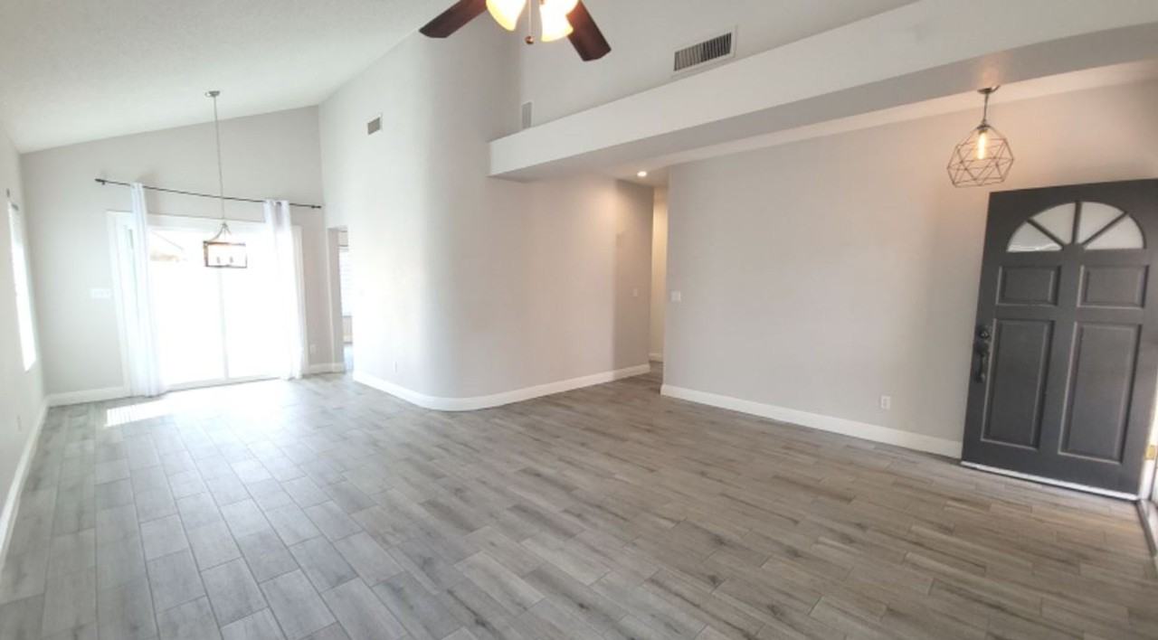 511 W Dennis Ct - Photo 6 of 38