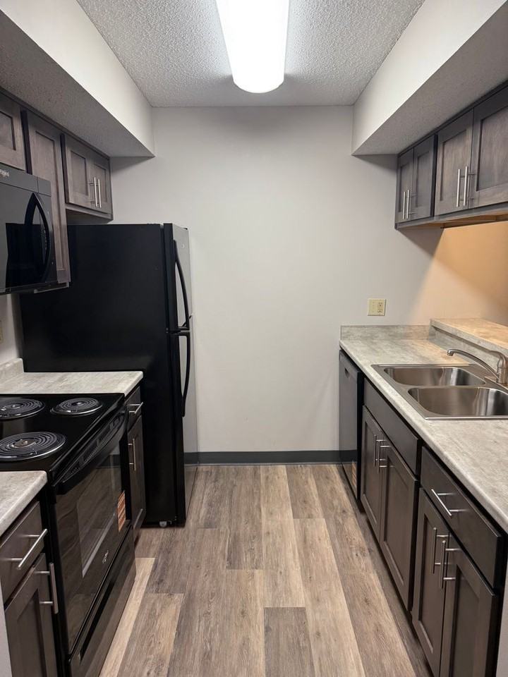 Gate Park Apartments - Photo 3 of 20