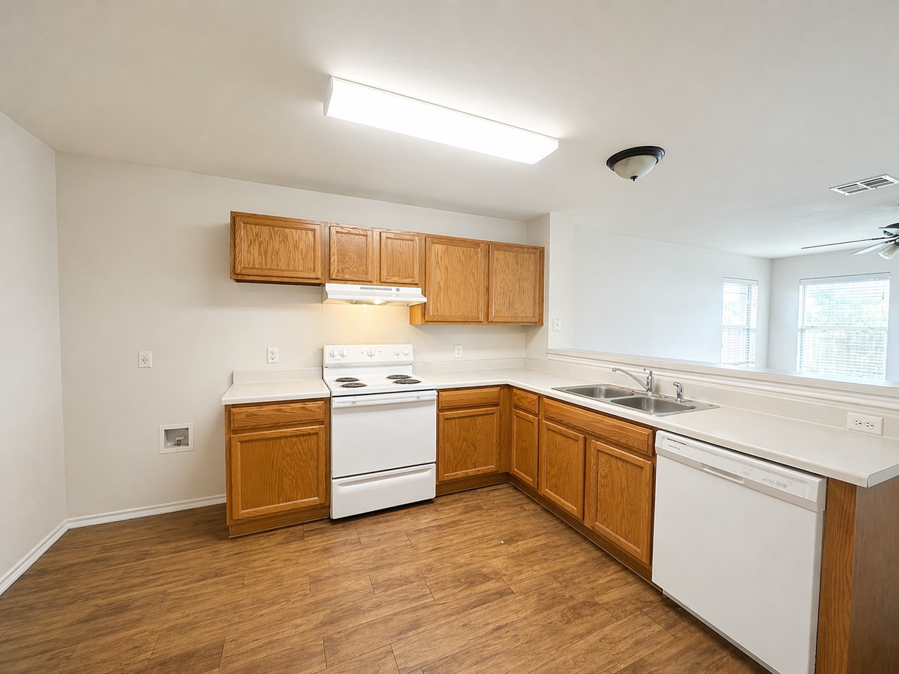 200 Meadow Park Dr - Photo 5 of 13