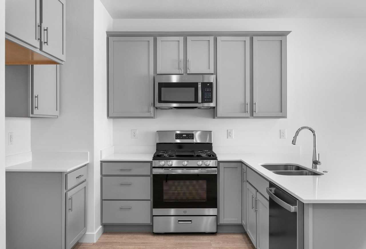 8827 S Solitude Pass Way - Photo 3 of 16